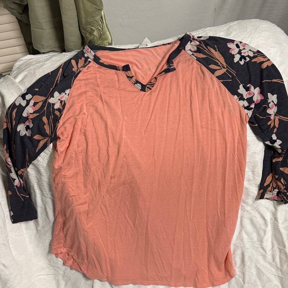 Women’s Peach Raglan Floral Sleeve Top